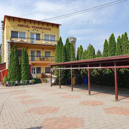 Abigel Vendeghaz Hotel Miskolc Bagian luar foto