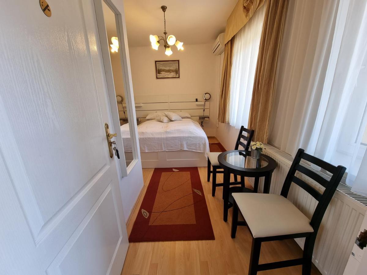 Abigel Vendeghaz Hotel Miskolc Bagian luar foto