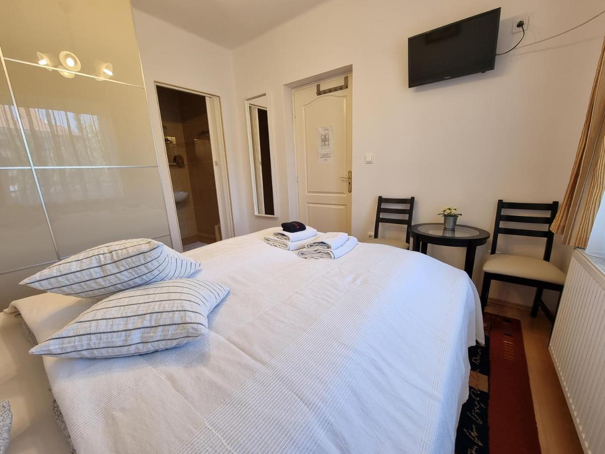 Abigel Vendeghaz Hotel Miskolc Bagian luar foto