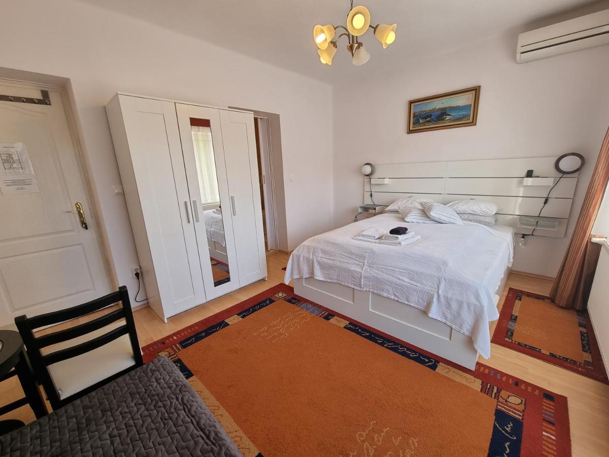 Abigel Vendeghaz Hotel Miskolc Bagian luar foto
