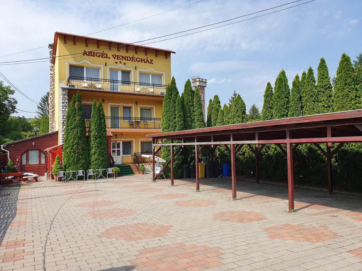 Abigel Vendeghaz Hotel Miskolc Bagian luar foto