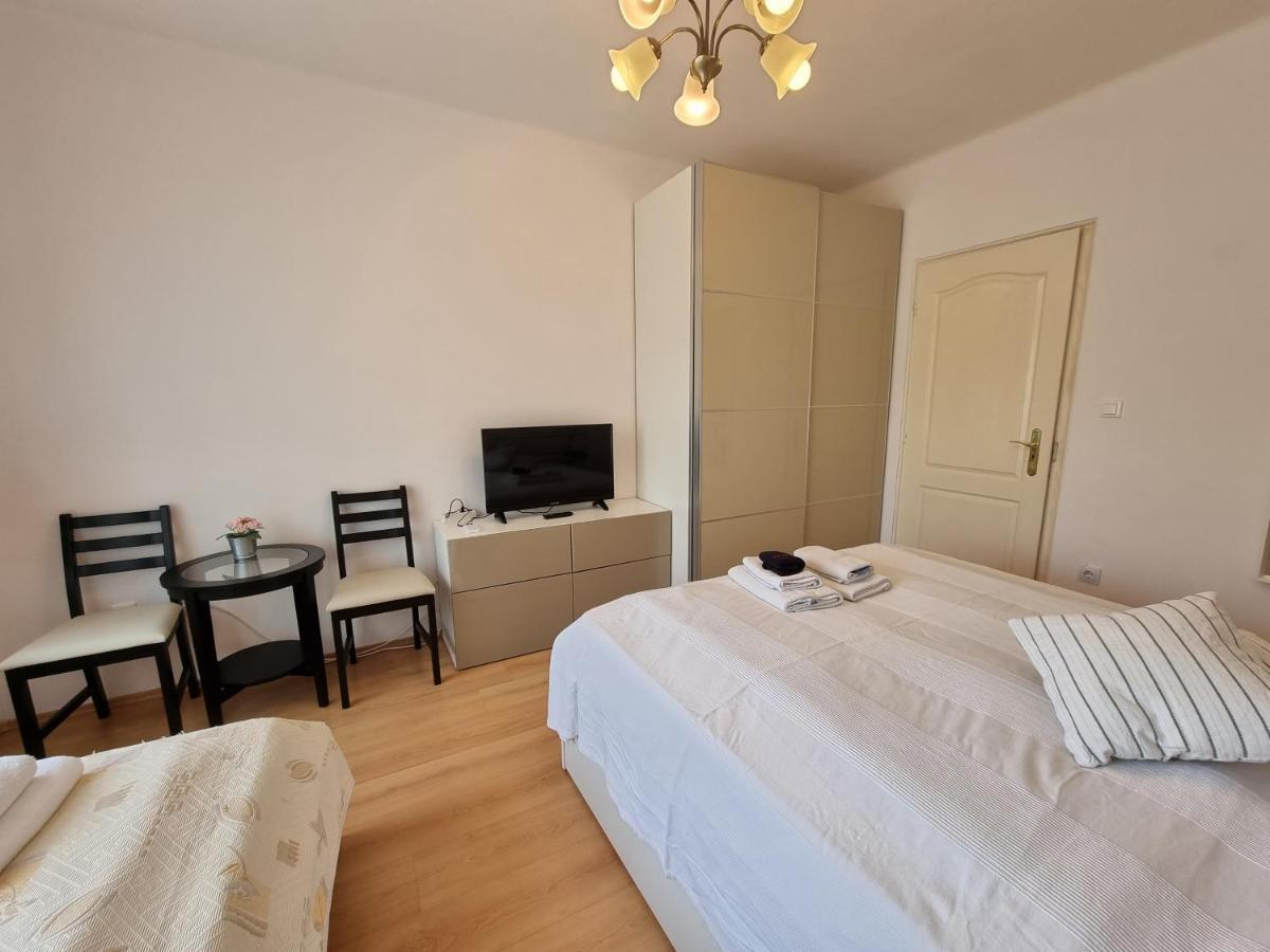 Abigel Vendeghaz Hotel Miskolc Bagian luar foto