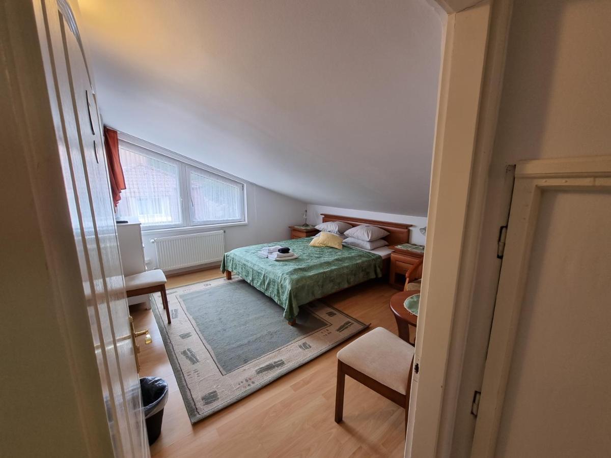 Abigel Vendeghaz Hotel Miskolc Bagian luar foto