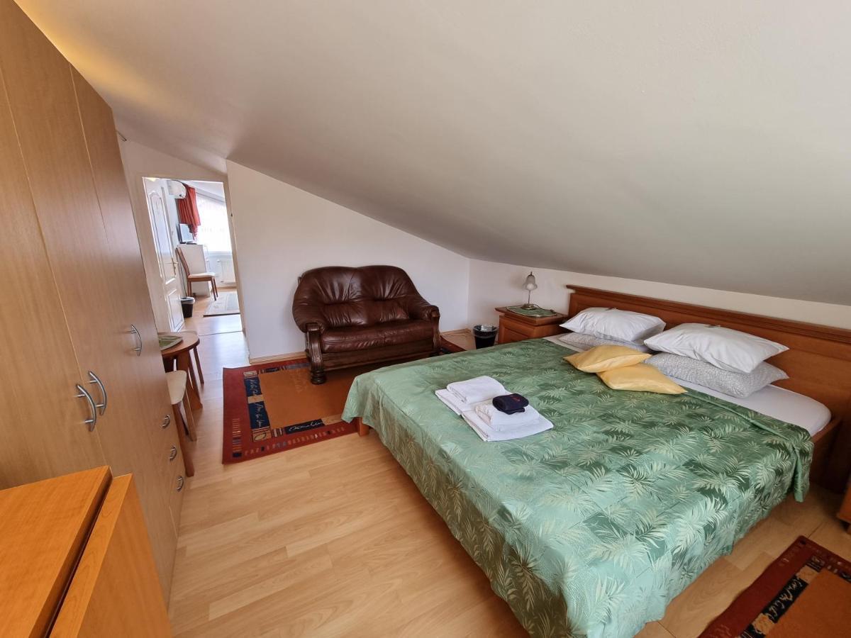 Abigel Vendeghaz Hotel Miskolc Bagian luar foto