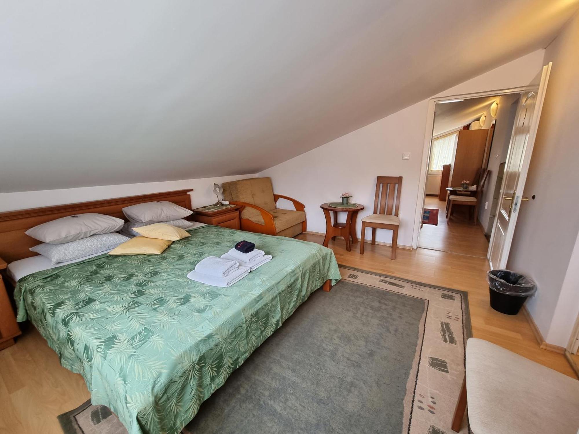 Abigel Vendeghaz Hotel Miskolc Bagian luar foto