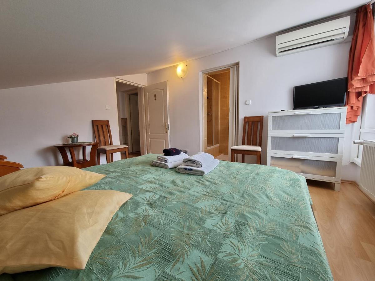 Abigel Vendeghaz Hotel Miskolc Bagian luar foto