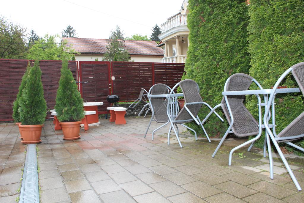 Abigel Vendeghaz Hotel Miskolc Bagian luar foto
