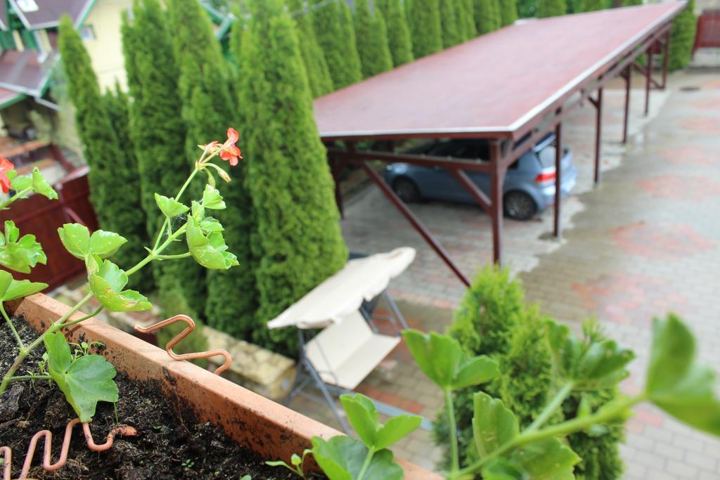 Abigel Vendeghaz Hotel Miskolc Bagian luar foto